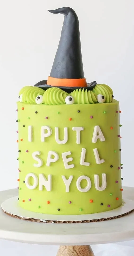 Cute Halloween cake ideas featuring spooky decorations and festive designs